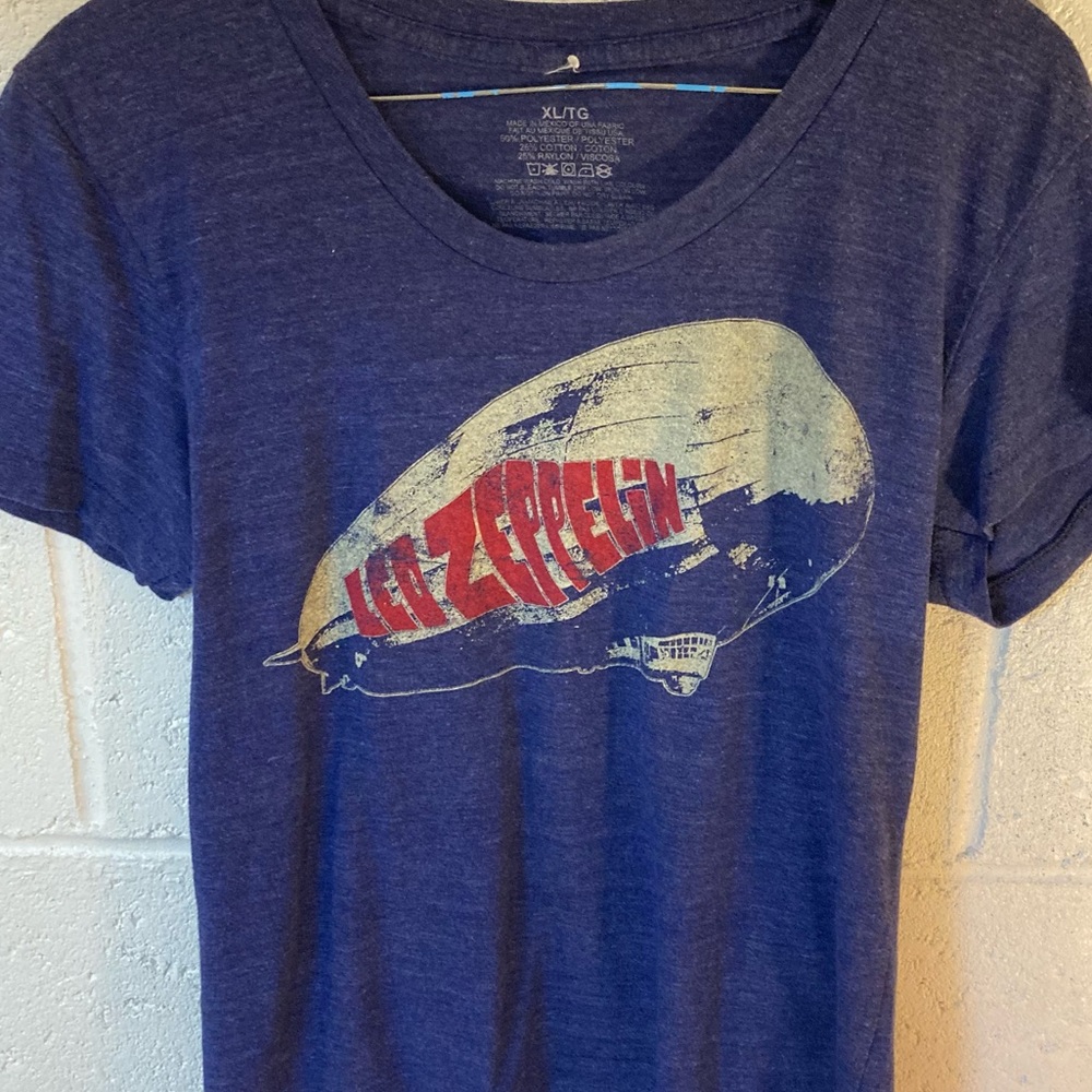 Led Zeppelin Women’s Tee Shirt Size XL graphics on front & back vintage fade